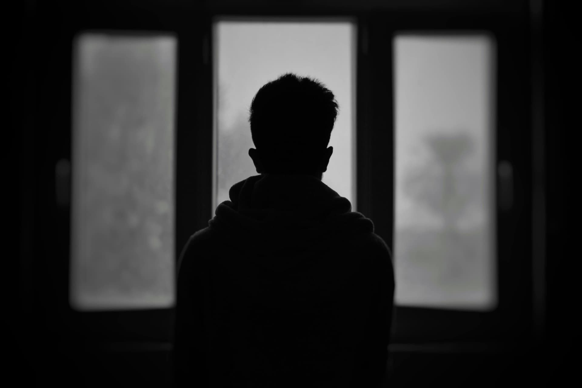 How Distant Everything Is!